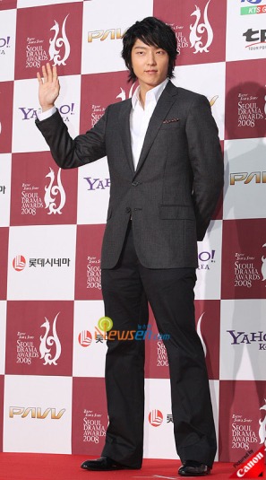(لي جون كي) Lee Jun Ki يمثل دور الرجل العنيف في دراما جديدة Lee_joon_ki_021